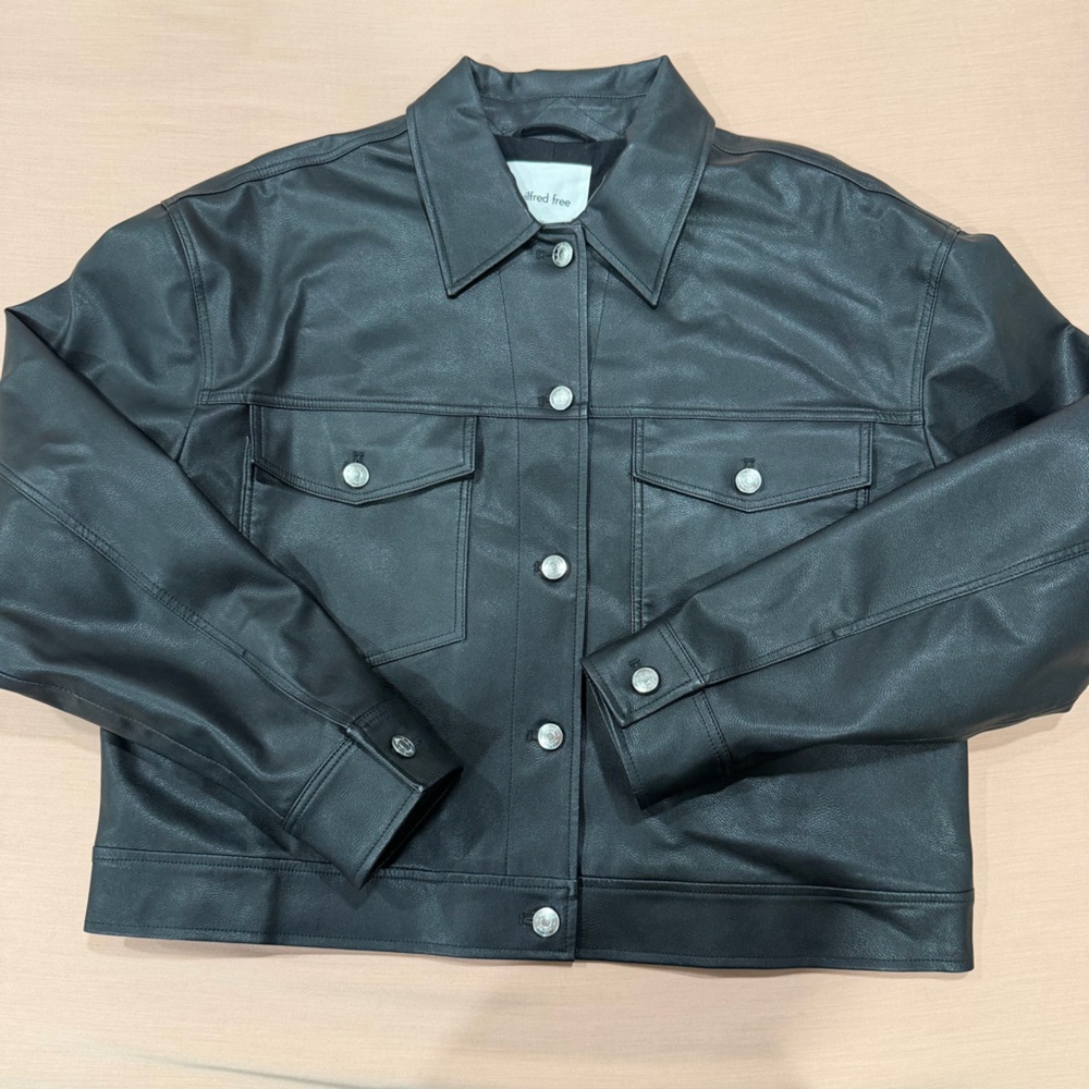 NWOT Aritzia Wilfred Free Gaze Faux Leather Jacket